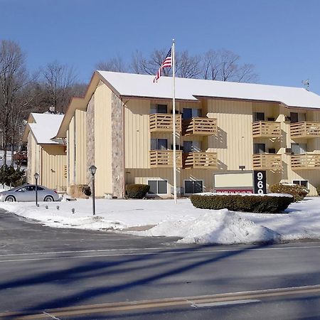 Iron Horse Inn Simsbury Dış mekan fotoğraf