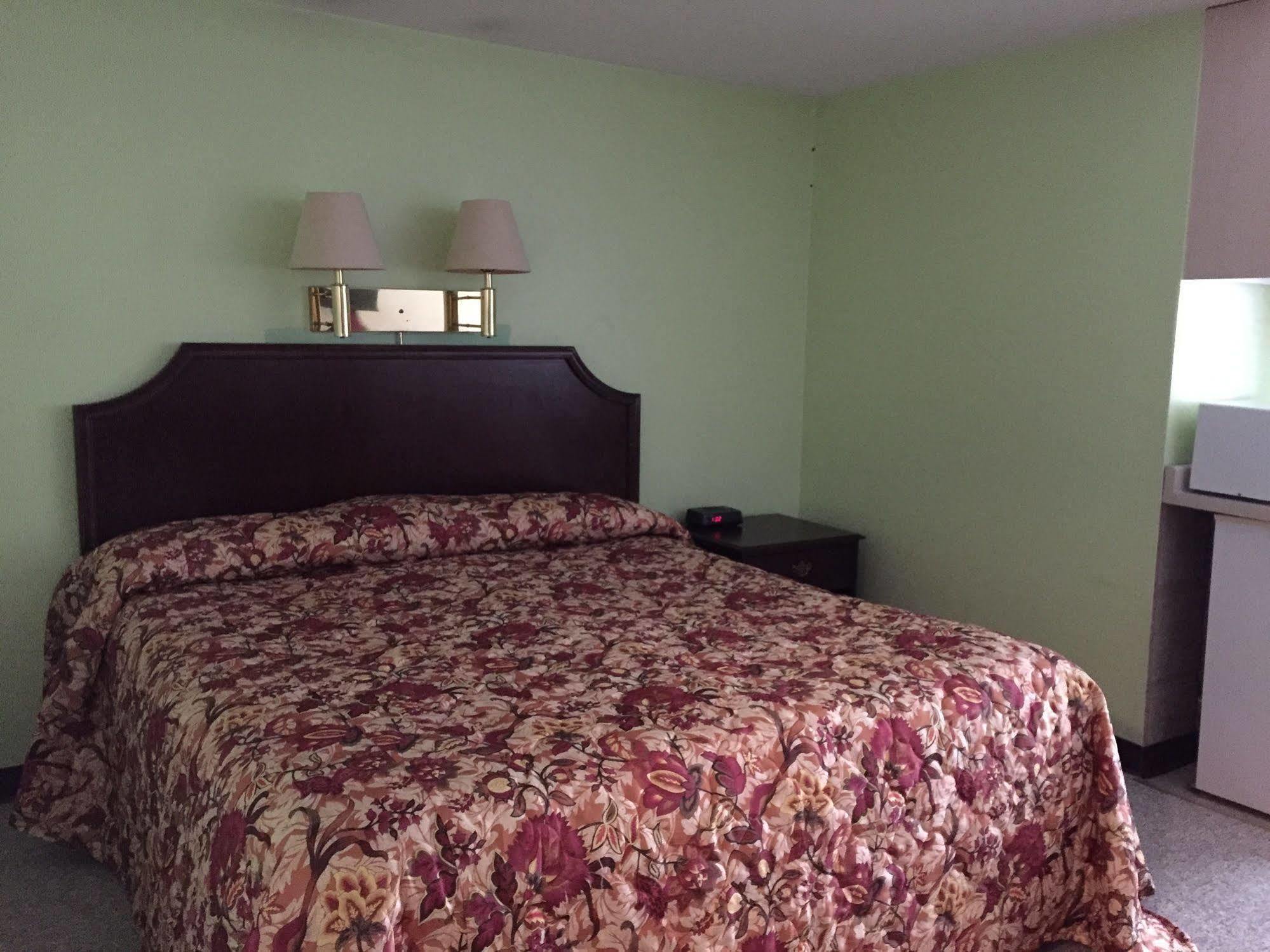 Iron Horse Inn Simsbury Dış mekan fotoğraf
