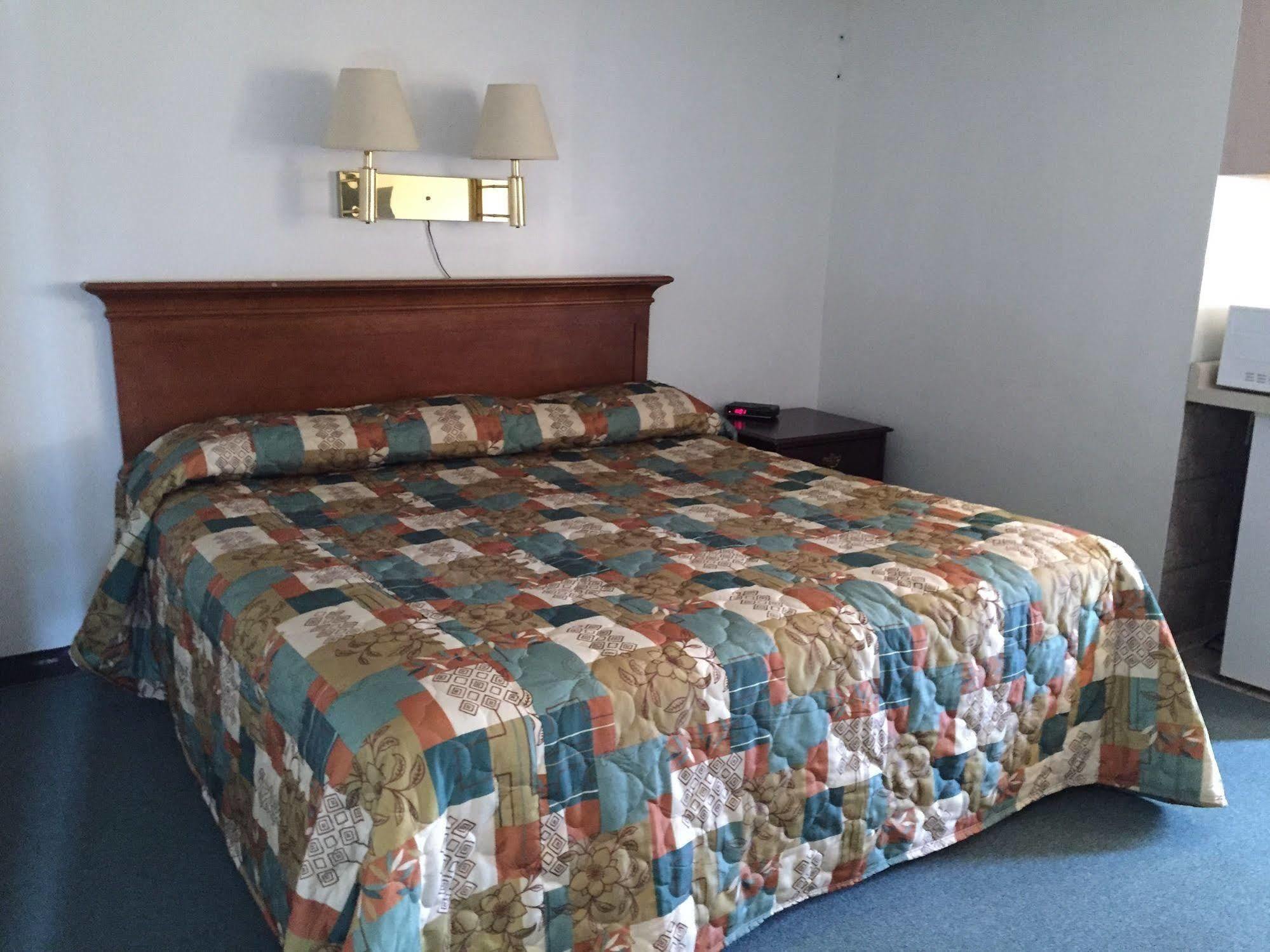 Iron Horse Inn Simsbury Dış mekan fotoğraf