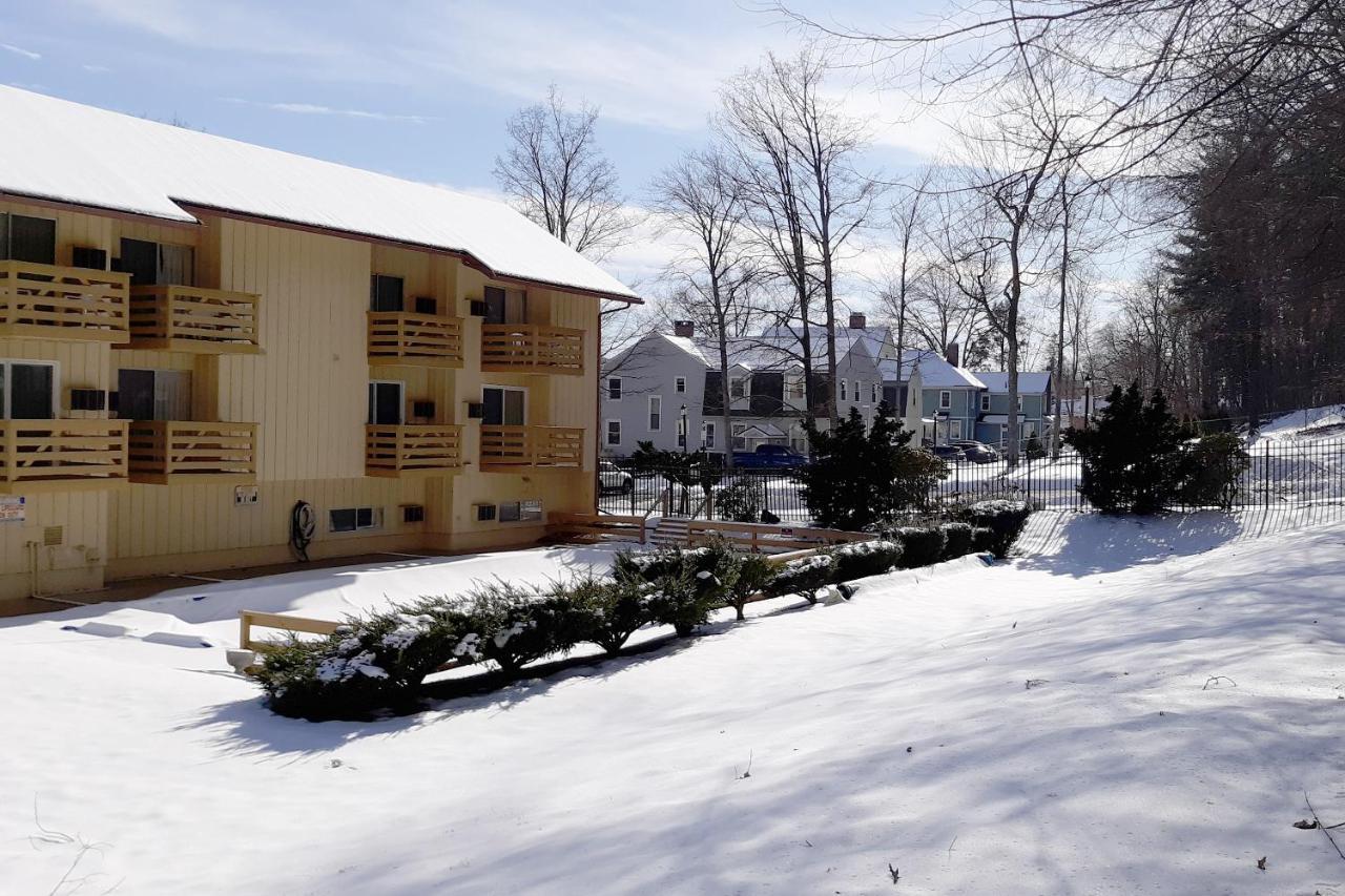 Iron Horse Inn Simsbury Dış mekan fotoğraf